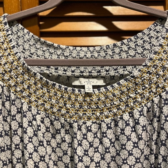 113. WOMENS FEVER L DETAIL TOP - Picture 6 of 8